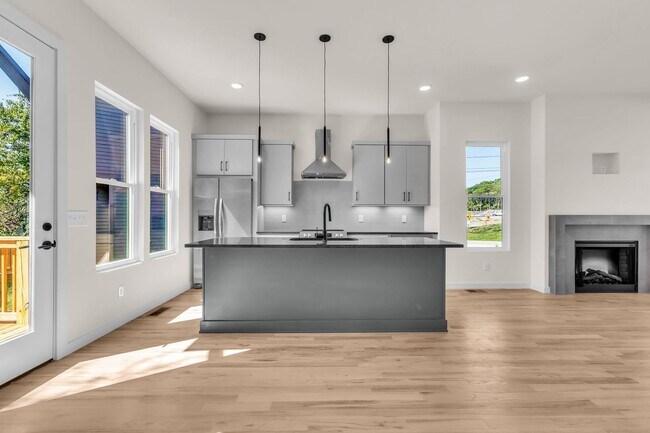 Building Photo - Amazing New Construction in North Nashville!