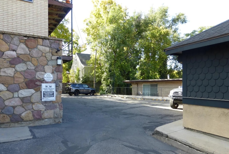 Building Photo - 475 Wall St