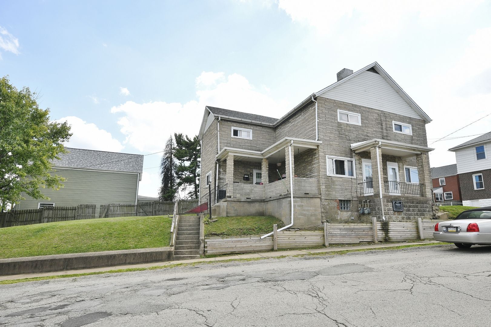 Building Photo - 1912 Pallas St