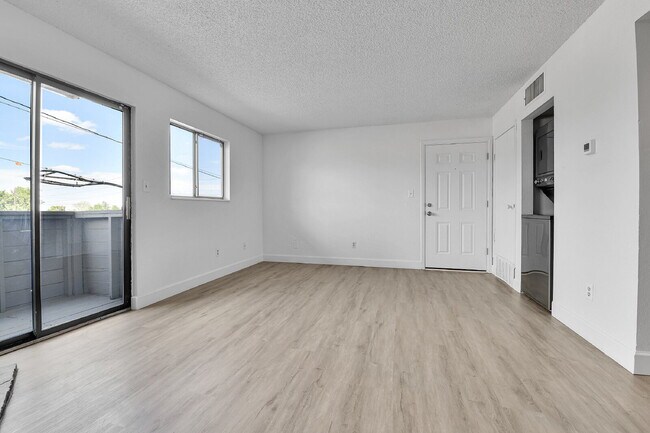 Building Photo - $995.00, Studio and 1 bath located in Denver.
