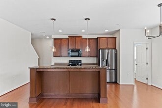 Building Photo - 3030 Meridian Cmns