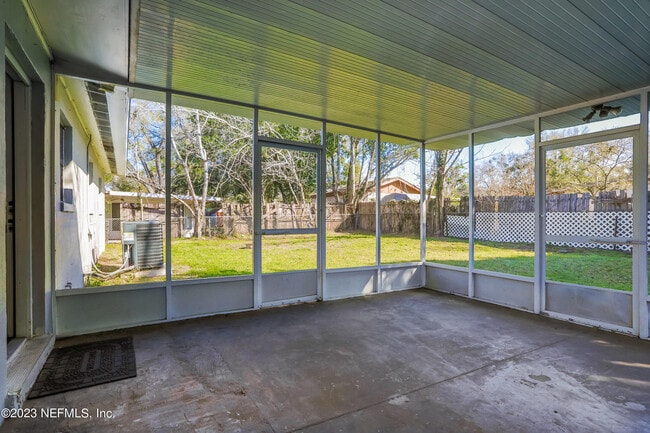 Building Photo - 2233 Bourget Dr