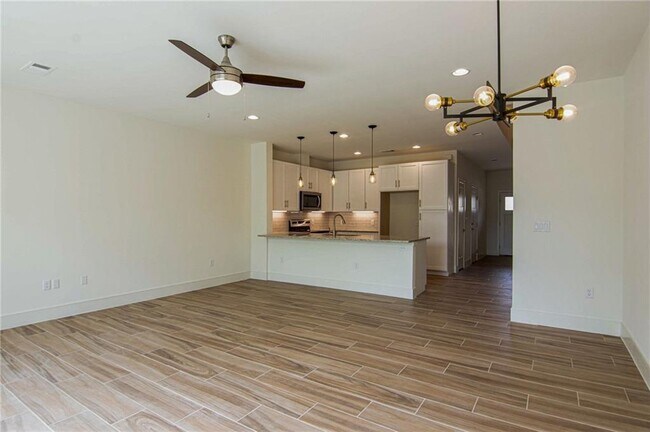 Building Photo - 204 Conservation Dr