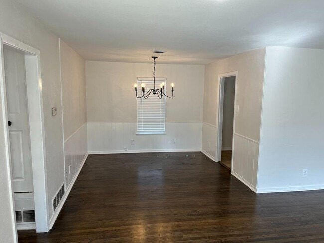 Building Photo - 138 Vandenburg Dr