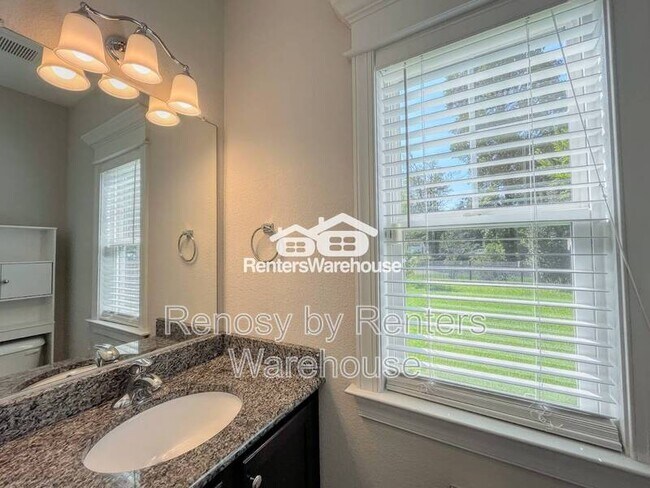 Building Photo - 105 Bedford Pl