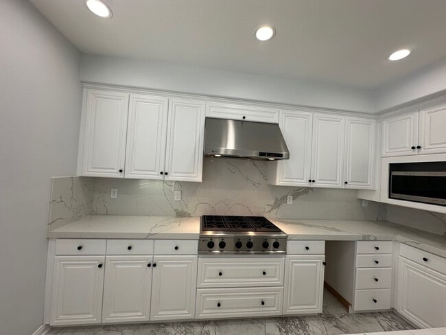 Building Photo - Exquisite Vina Del Mar home in Spanish Hills
