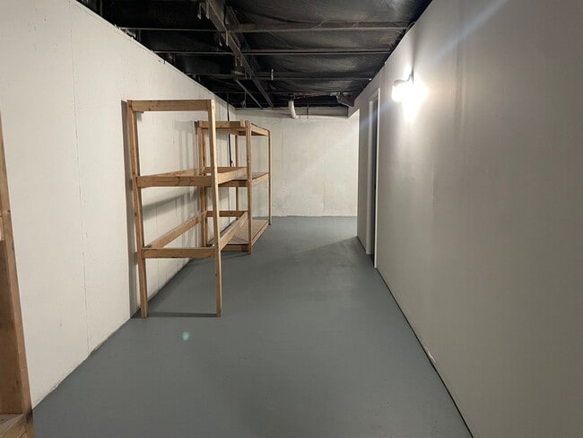 Building Photo - Spacious 5 Bedroom, 3 Bath Home with finished basement – Near Merdian and Pawnee – Available Now!