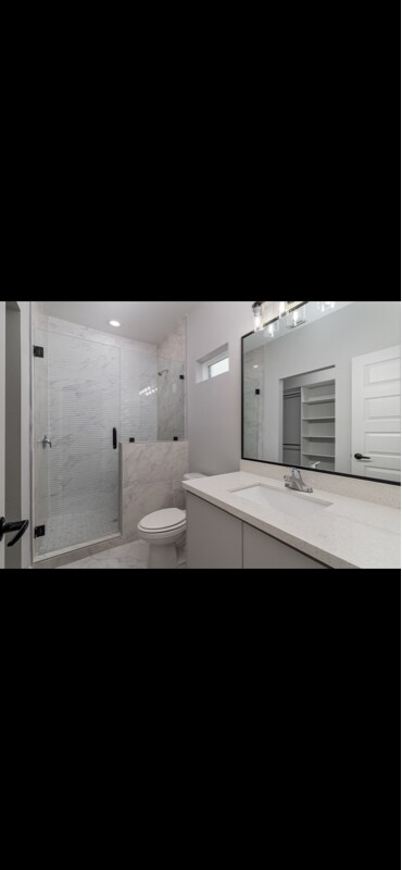 Building Photo - 1007 Hidden Hls St