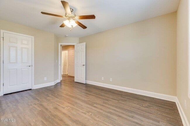 Building Photo - For Rent — Modern Duplex Near Historic Jonesborough