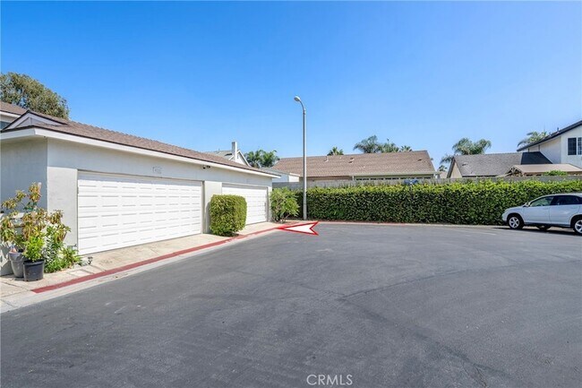 Building Photo - 8231 Deerfield Dr