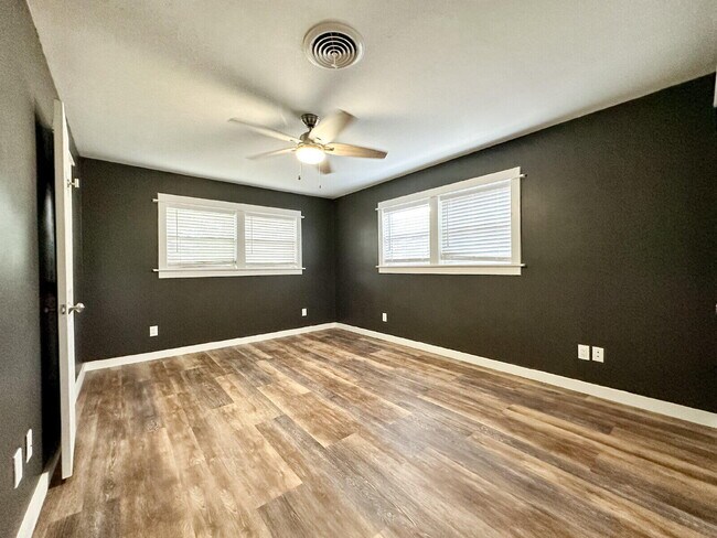 Building Photo - 2608 Raleigh Ave