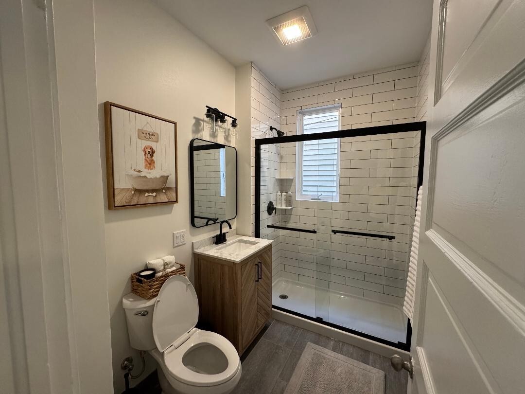 Bathroom - 1831 W Nelson St