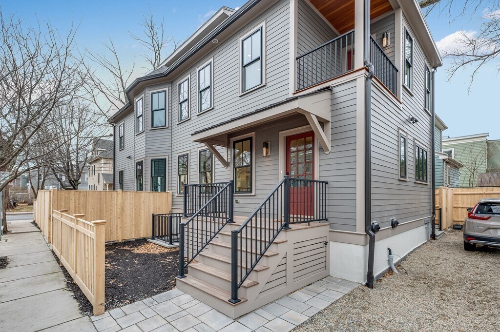 Building Photo - 11 Tufts St