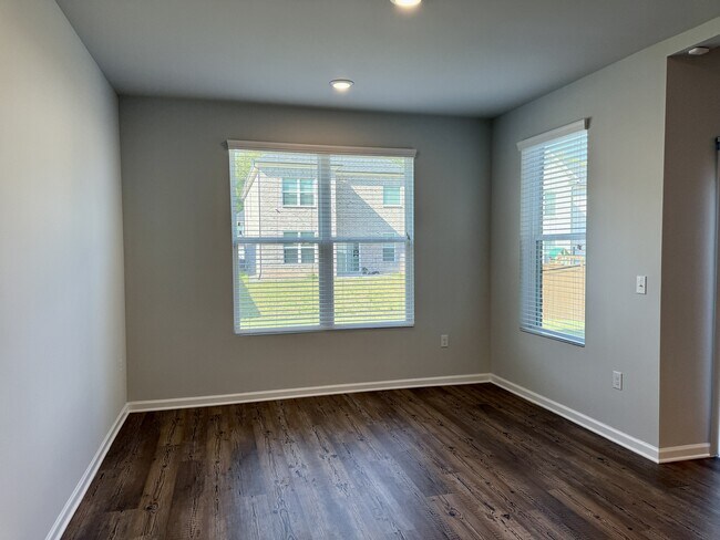 Building Photo - 2090 Ecoland Dr