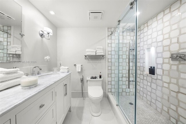 Building Photo - 4300 N Ocean Blvd