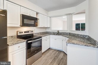 Building Photo - 15324 Gunsmith Terrace