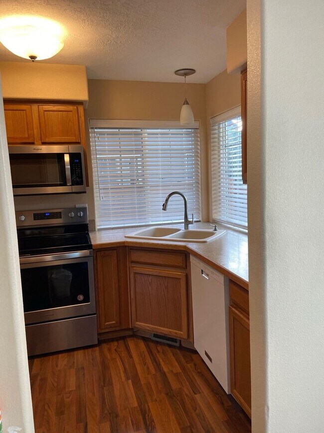 Building Photo - GPC-Monterey Duplex