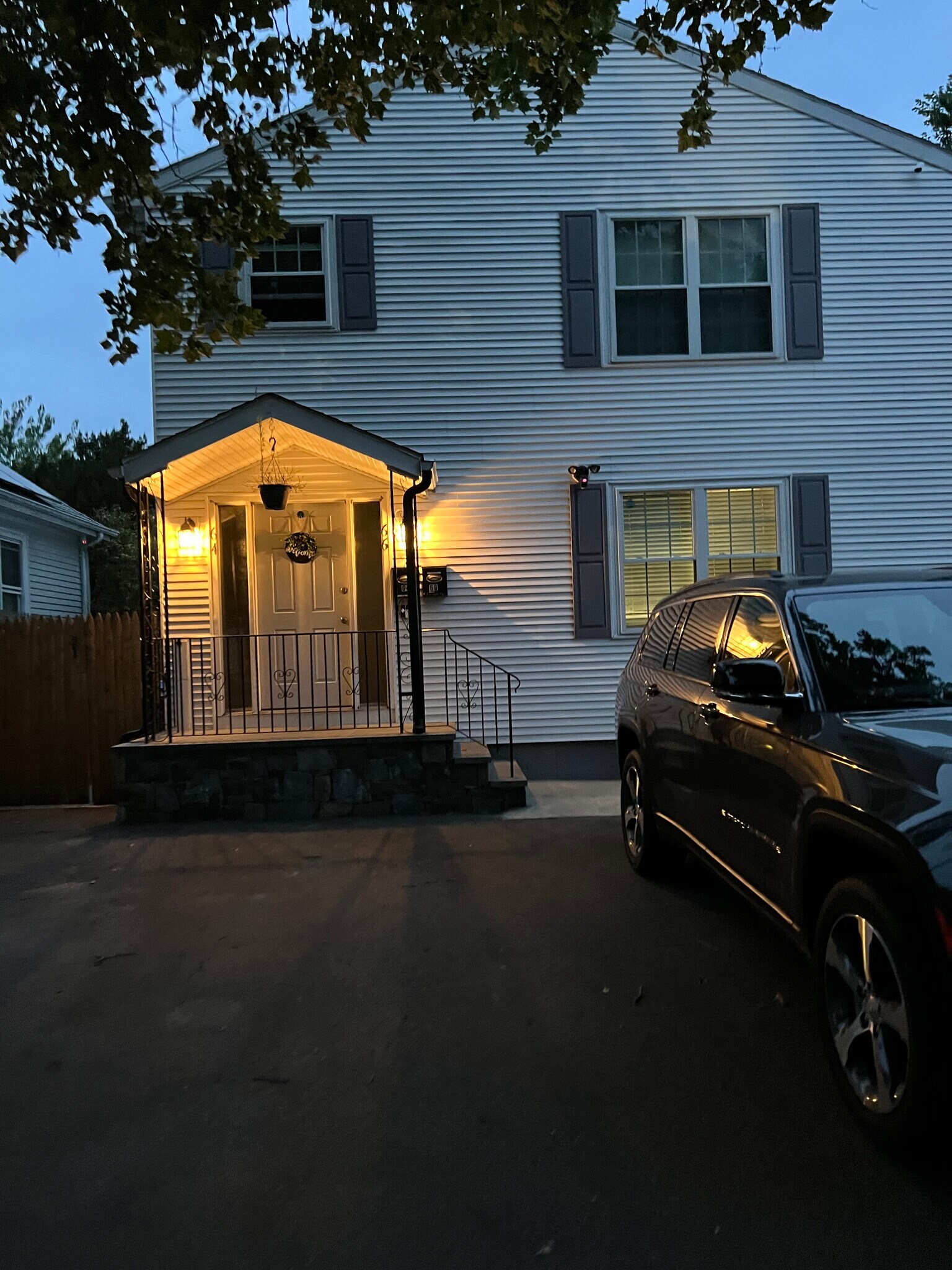 Building Photo - 64 Sterling St