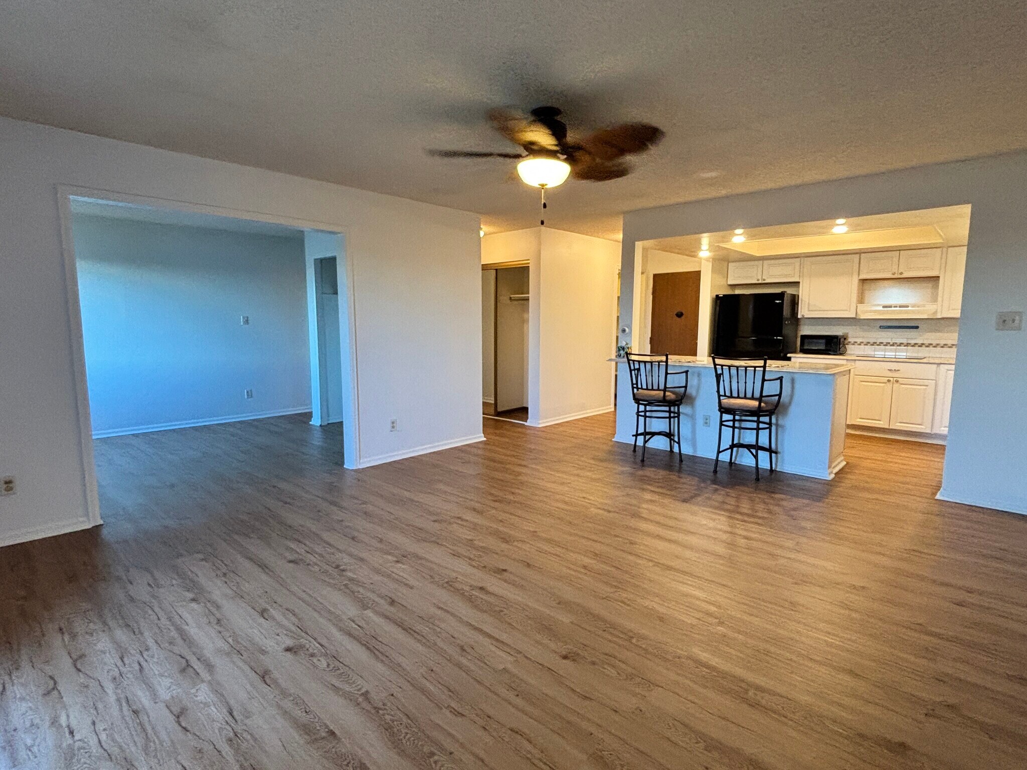 Building Photo - 13890 E Marina Dr