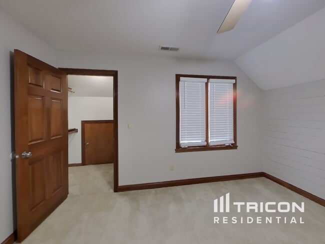 Building Photo - 6055 Fawnwood Dr