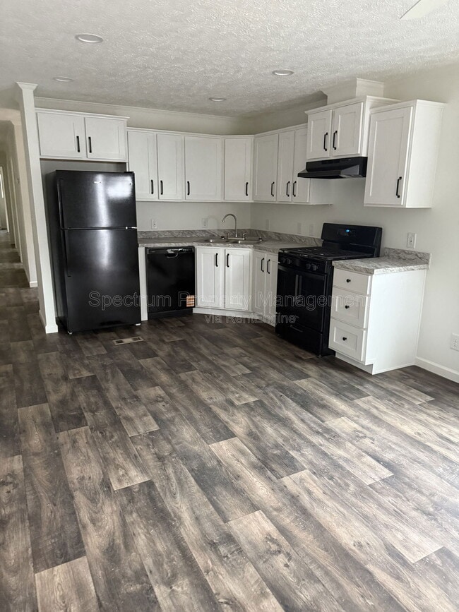 Primary Photo - 18 Abbott St