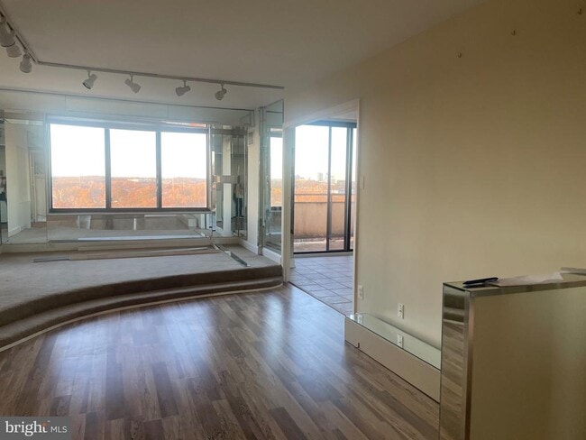 Building Photo - 5225 Pooks Hill Rd