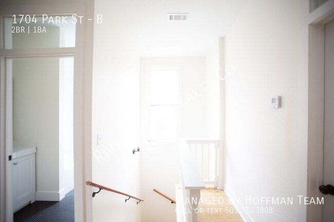 Building Photo - 1704 S Park St