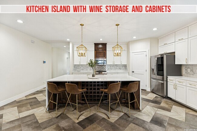 Building Photo - 303 Pendleton Ave