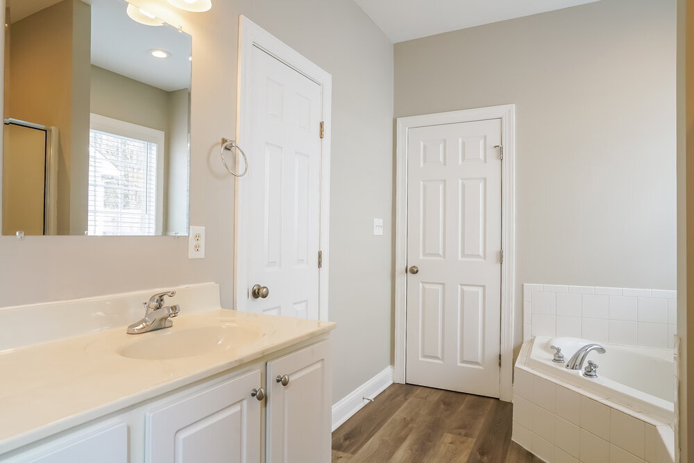 Building Photo - 8537 Battery Crest Ln