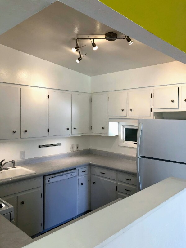 Building Photo - 821 Juniper Ln