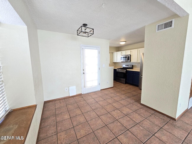 Building Photo - 11725 Fred Perry Dr