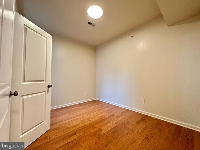 Building Photo - 2233 N Camac St