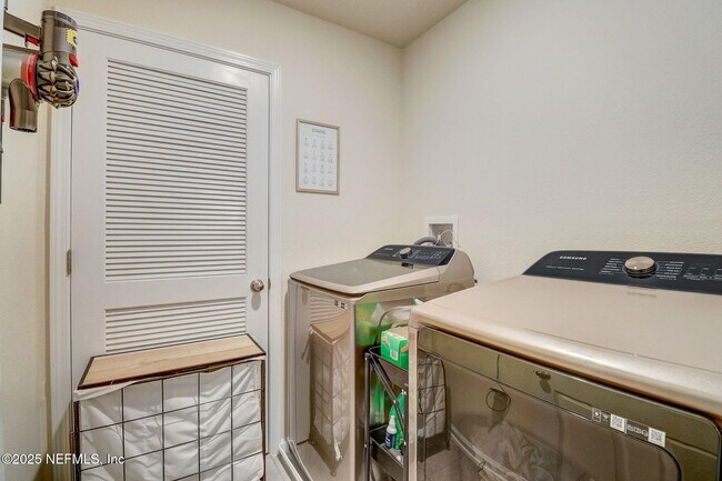 Building Photo - 135 Coastline Wy