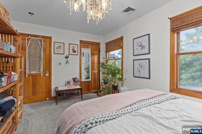 Building Photo - 274 Warren St