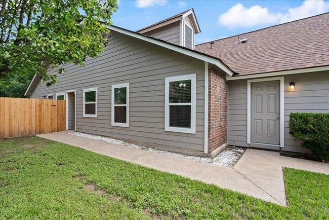 Building Photo - 13300 Cowdray Park