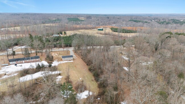 Building Photo - Newly Remodeled 3-Bedroom Home in Cumberland!