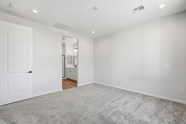 Building Photo - 641 S Davidson Ln