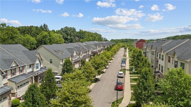 Building Photo - 433 Fairmont Dr