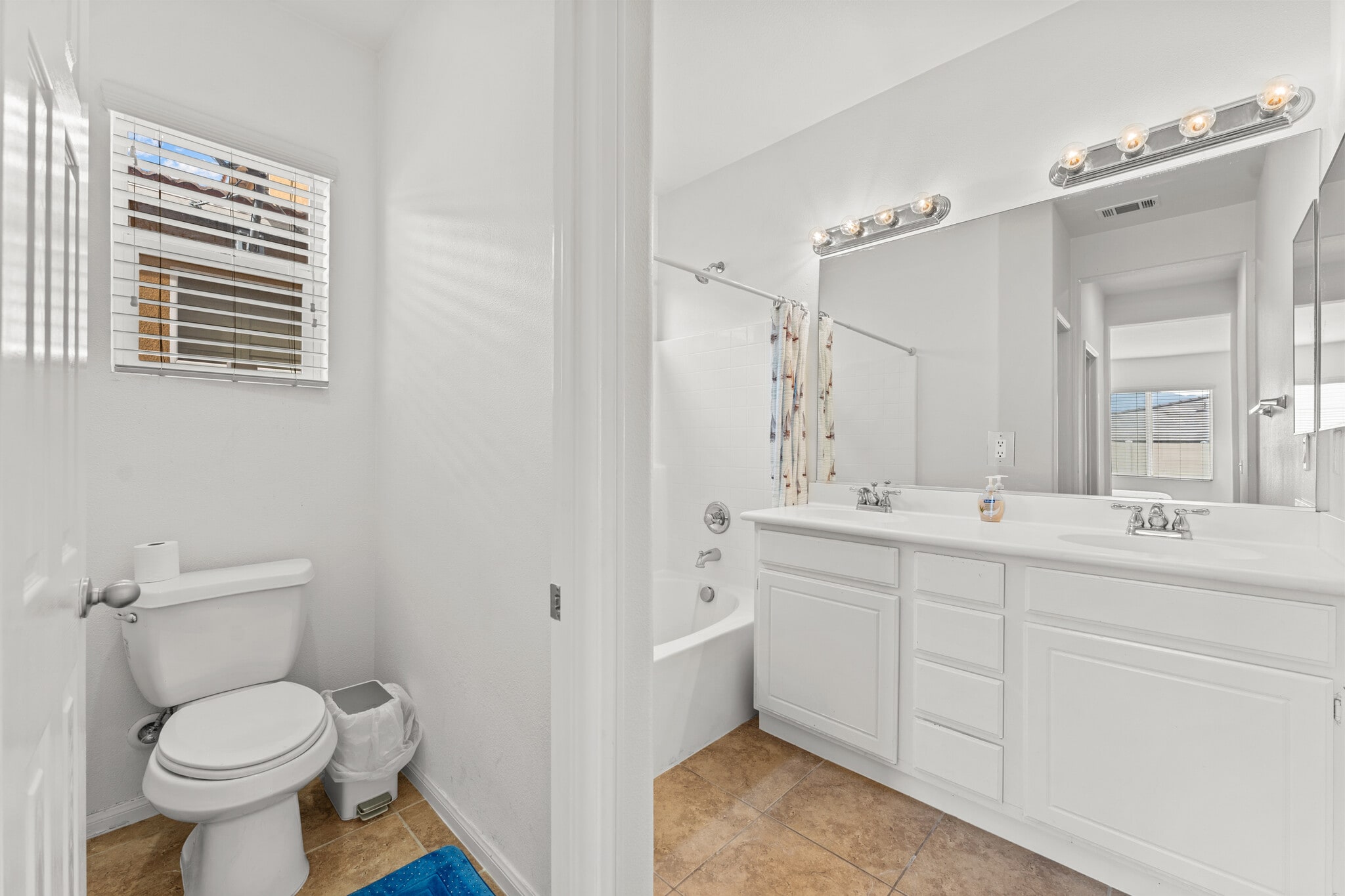 Building Photo - 62855 Kitetail Dr