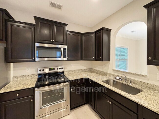 Building Photo - 459 Torrington Dr