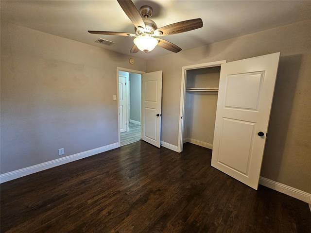 Building Photo - 800 Valley View Dr