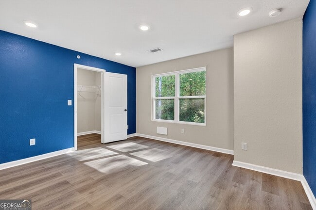 Building Photo - 1110 Highwood Ln