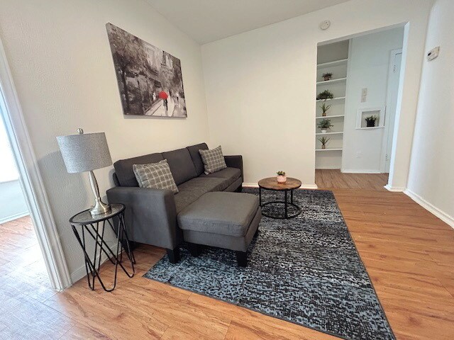 Building Photo - 2811 Rosedale St