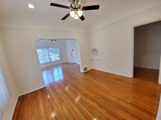 Building Photo - 435-437 N Hayworth Ave