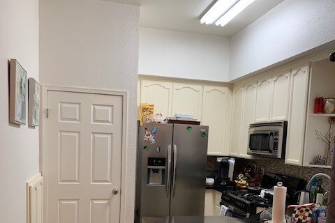 Building Photo - 6442 Vineland Ave