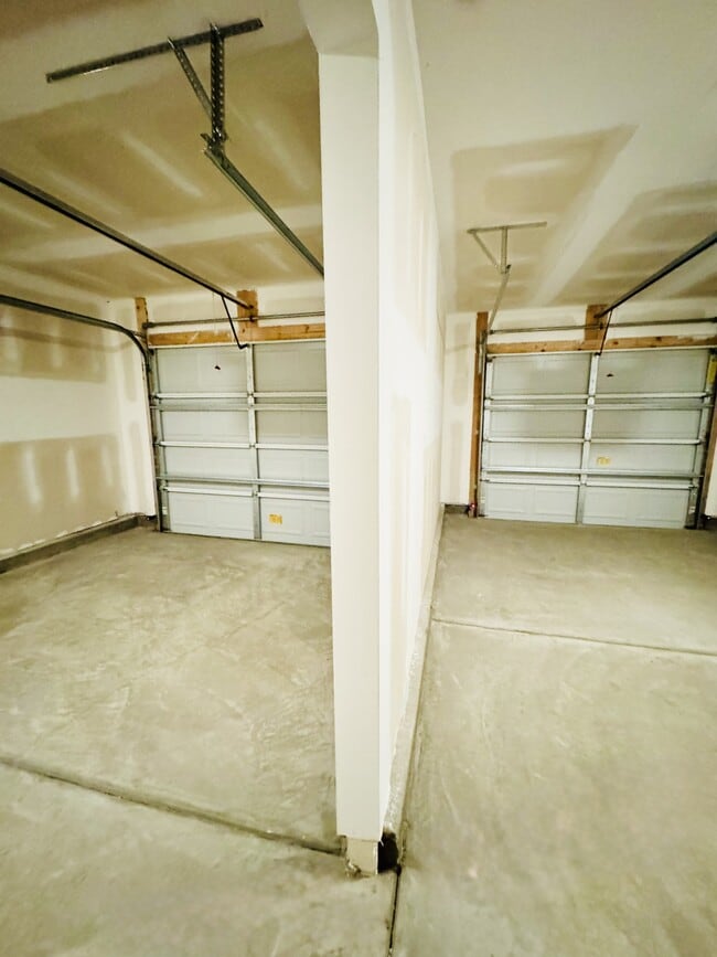 Building Photo - 1024 Kinness Dr