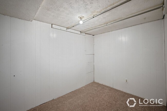 Building Photo - 155 Edith Ave S