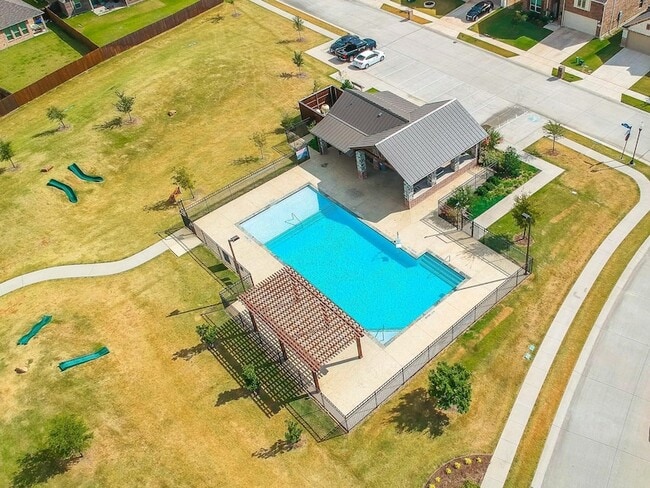 Building Photo - 4713 Lake Cove Way