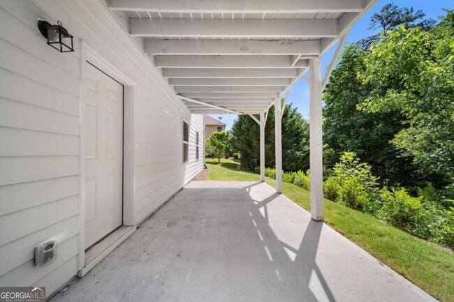 Building Photo - 96 Fairway Dr