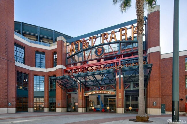 Building Photo - 301 Main St